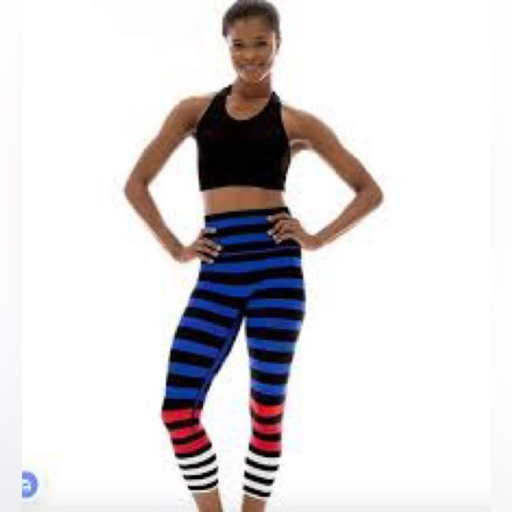 K-DEER "The Susanne" signature stripe leggings.